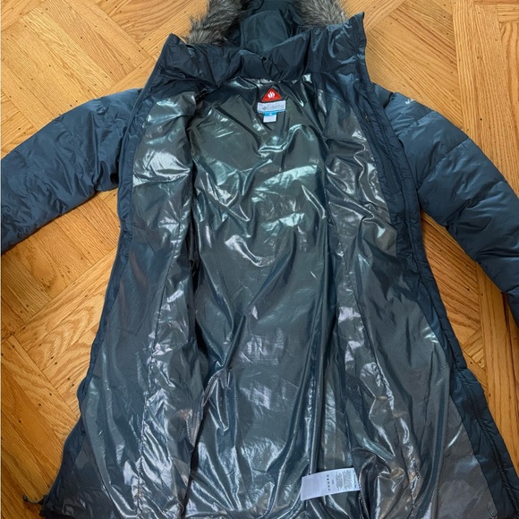 Columbia Women's Navy Puffer Jacket with Faux Fur Hood - Picture 4 of 11